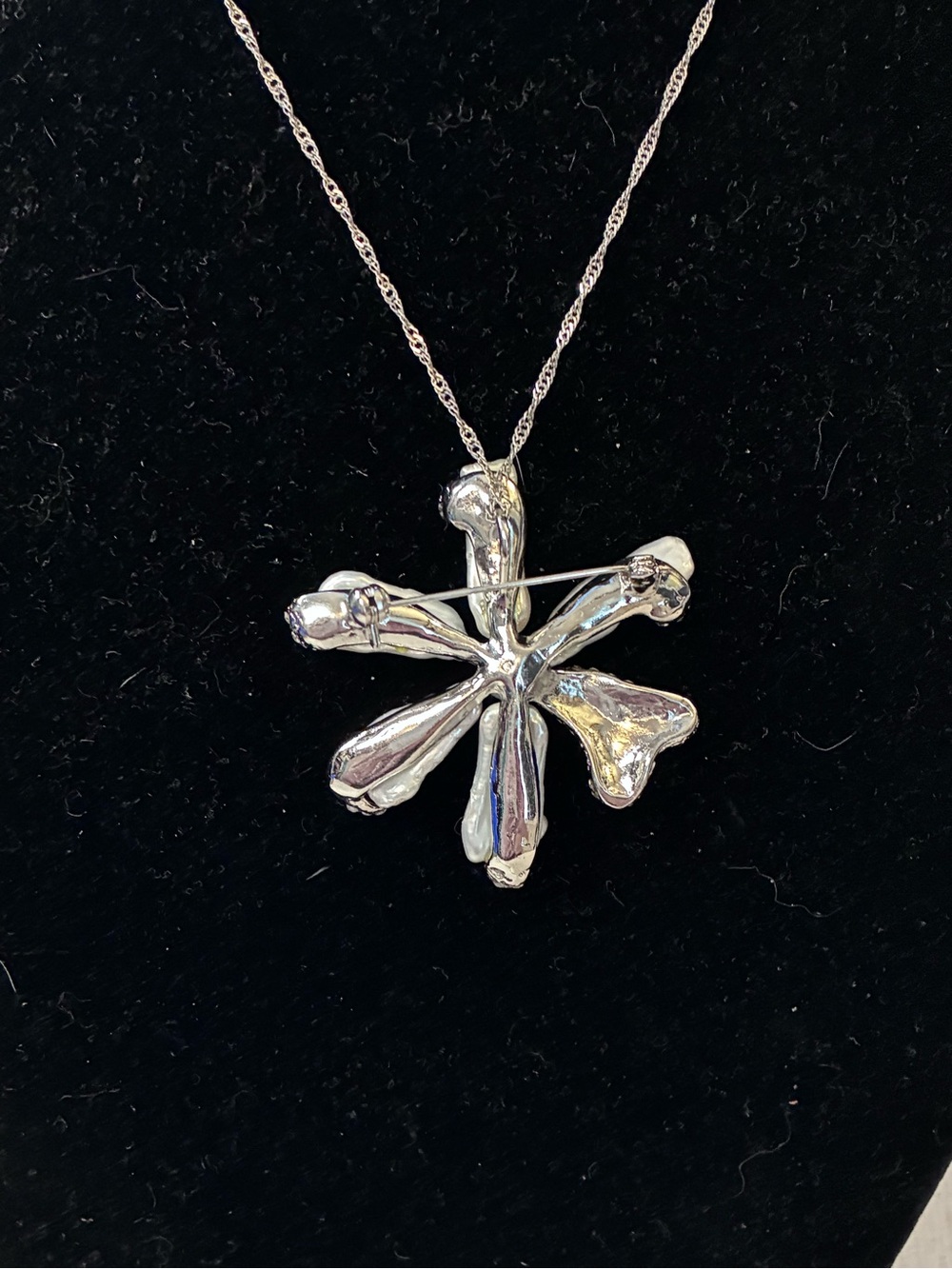 Elegant White Natural Pearl Flower Pendant Necklace/Brooch - Picture 4 of 7